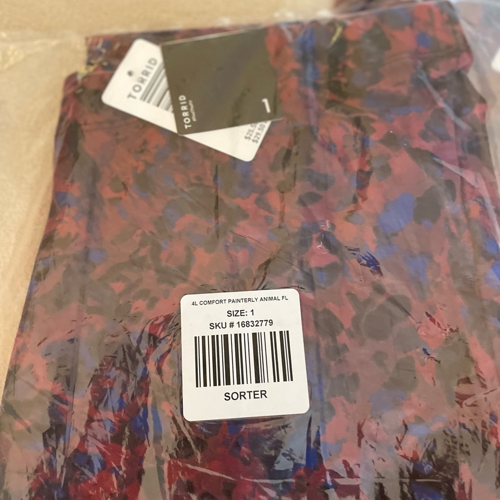 Torrid Painterly Animal Print Leggings - Various Sizes - Picture 11 of 12